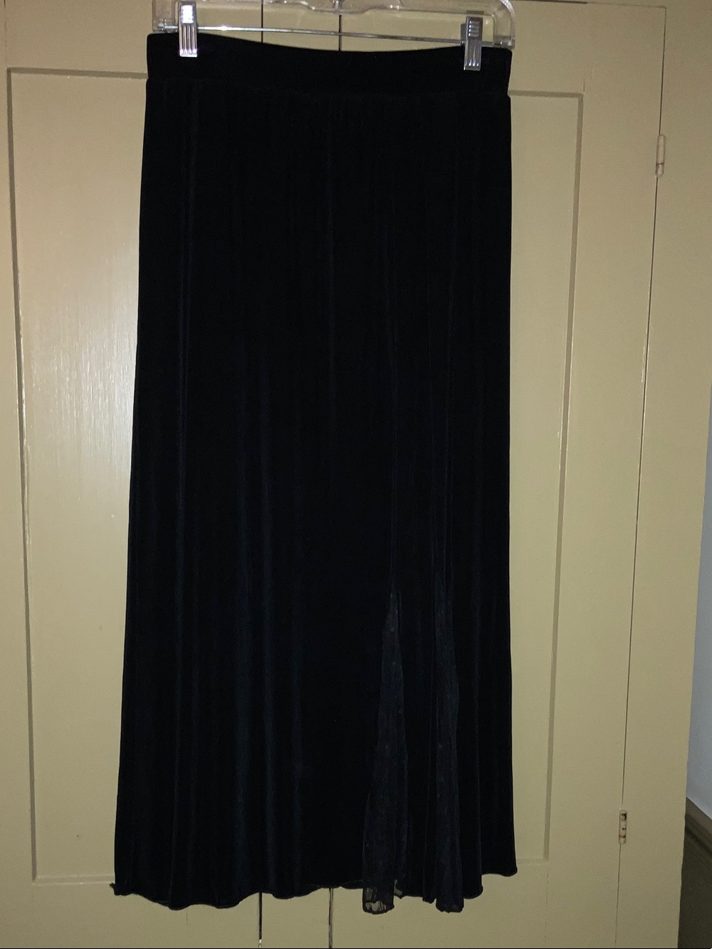 Chico's Size 1 Black Velvet Maxi Skirt